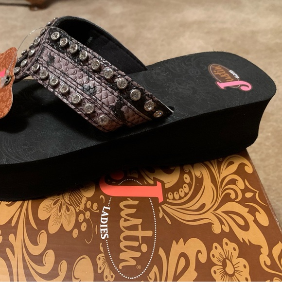 Justin Flip Flops - Picture 3 of 4